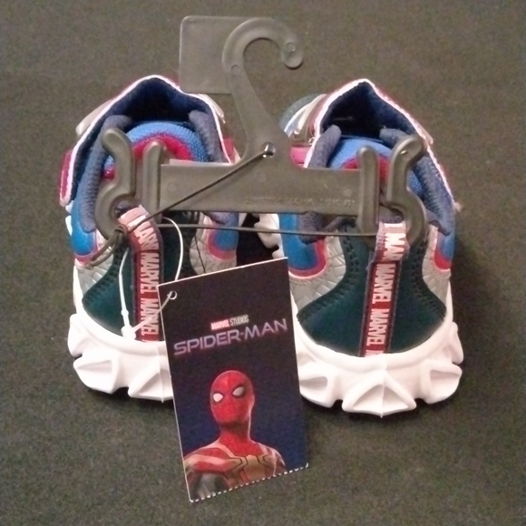 Spiderman Light Up Tennis Shoes - Picture 4 of 8
